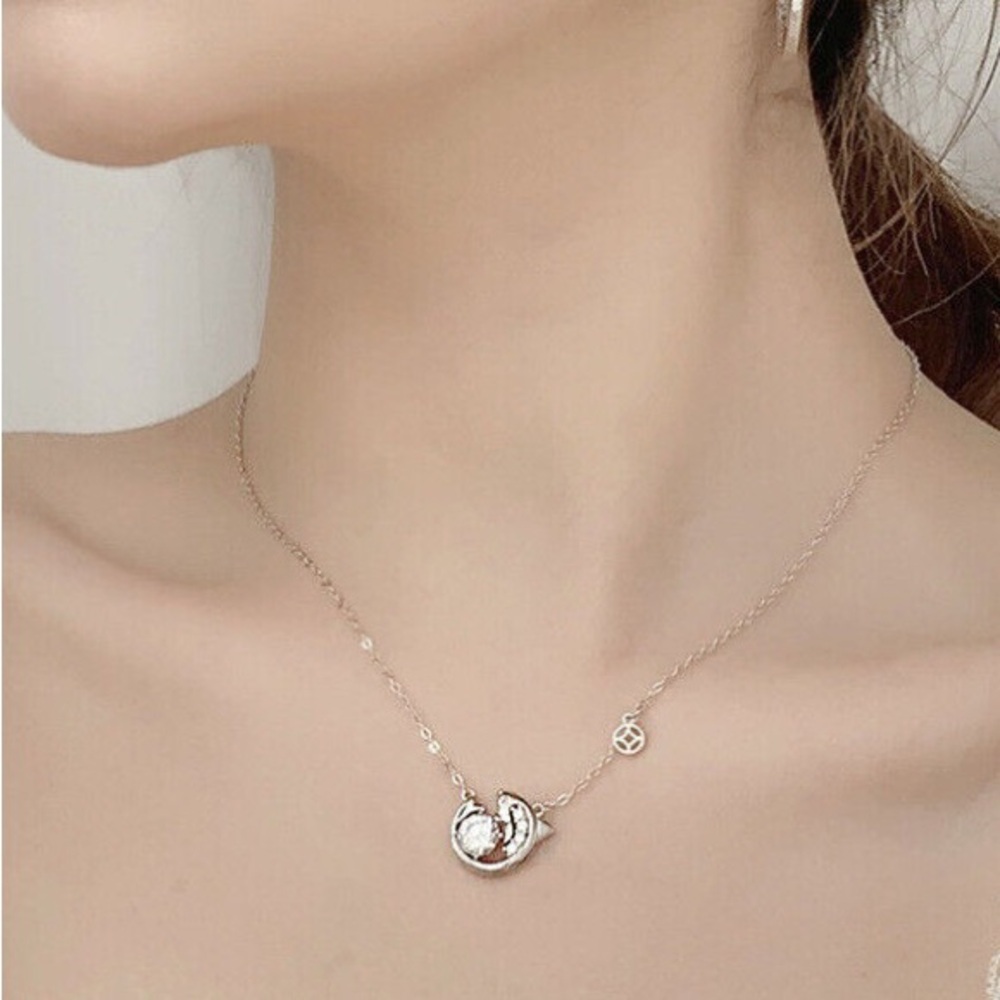 Moissanite 925 Sterling Silver Dolphin / Koi Fish Necklace 1CT D VS1 NWOT - Picture 2 of 6